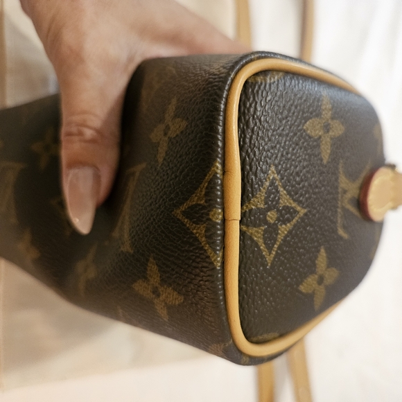 Louis Vuitton Speedy Nano - Picture 14 of 16